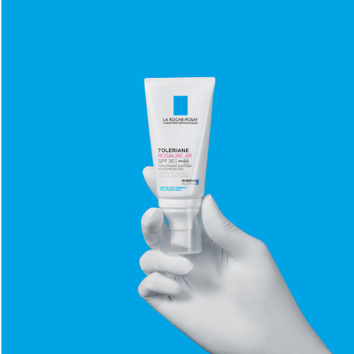 PIEL SENSIBLE Y REACTIVA CON TENDENCIA A LA ROSACEA
CUIDADO DIARIO CALMANTE