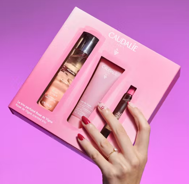 CAUDALIE los beneficios de la vid para el tratamiento y cuidado de la piel. Aguas refrescantes y perfumesCofre Trío Perfumado Rose de Vigne