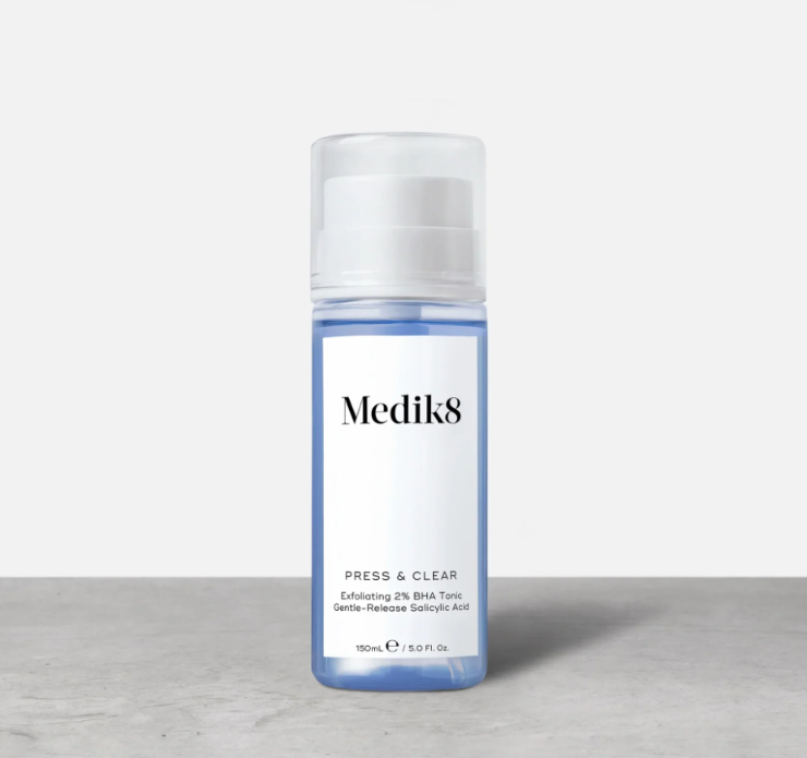 Medik8 Piel Bella de por Vida PRESS & CLEAR™ Tónico exfoliante 2% BHA Ácido salicílico de liberación suave