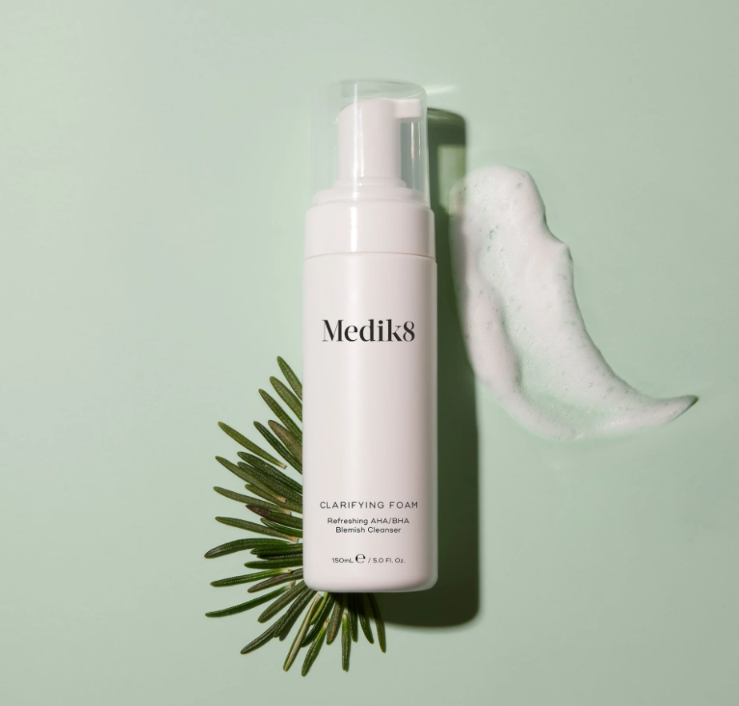 Medik8 Piel Bella de por Vida CLARIFYING FOAM™ Limpiador Refrescante AHA/BHA contra las imperfecciones