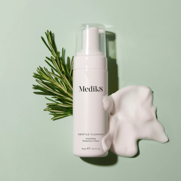 Medik8 Piel Bella de por Vida GENTLE CLEANSE™ Espuma Hidratante de Romero