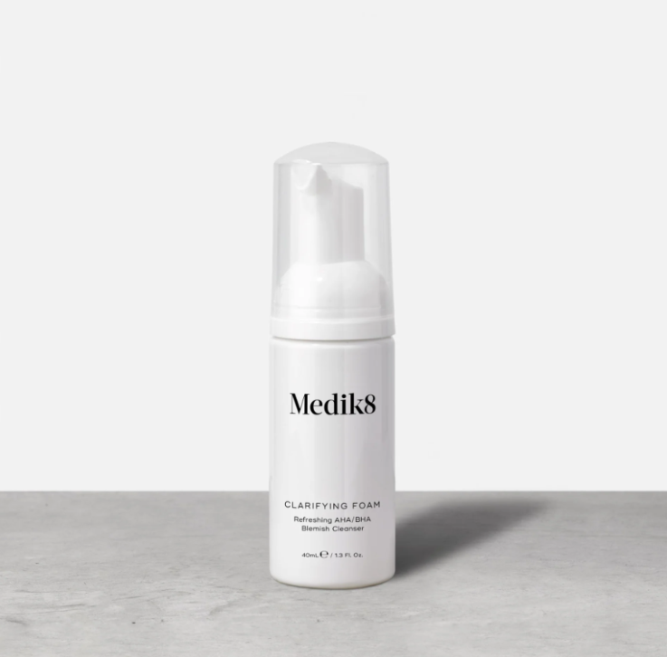 Medik8 Piel Bella de por Vida CLARIFYING FOAM™ (TRAVEL SIZE) Limpiador refrescante con AHA/BHA contra las imperfecciones