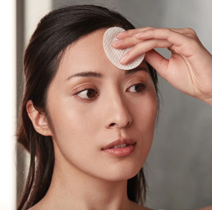 Medik8 Piel Bella de por Vida BLEMISH CONTROL PADS™ Almohadillas clarificantes listas para usar con un 2% de ácido salicílico 