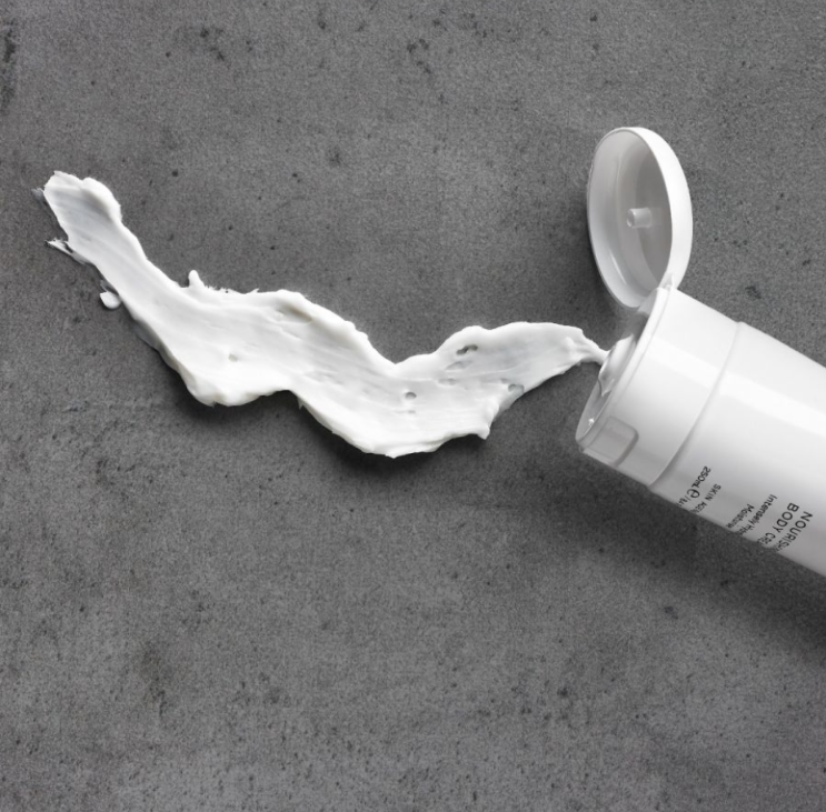 Medik8 Piel Bella de por Vida NOURISHING BODY CREAM™ Hidratación intensa