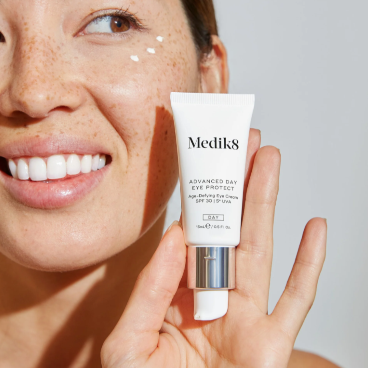 Medik8 Piel Bella de por Vida ADVANCED DAY EYE PROTECT™ Crema de ojos antienvejecimiento SPF 30 | 5* UVA