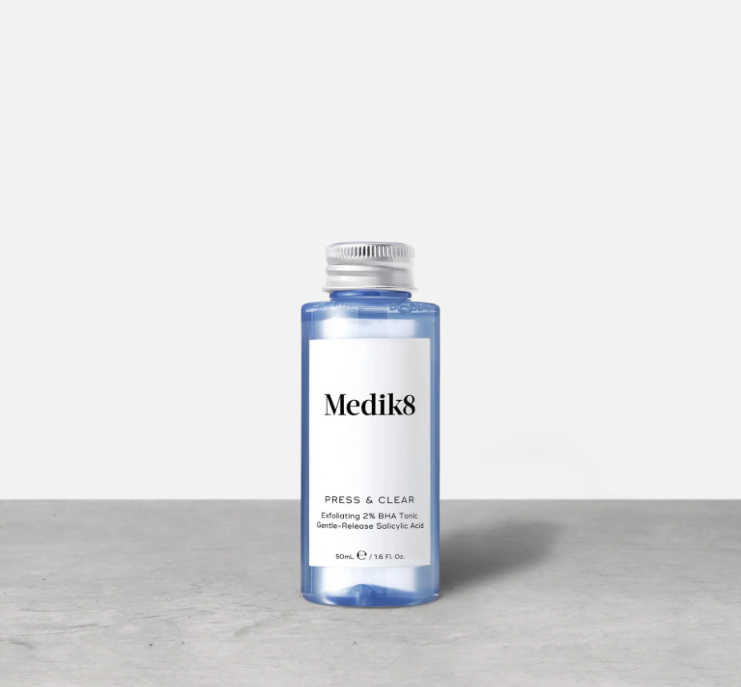 Medik8 Piel Bella de por Vida PRESS & CLEAR™ TRAVEL Tónico exfoliante 2% BHA Ácido salicílico de liberación suave