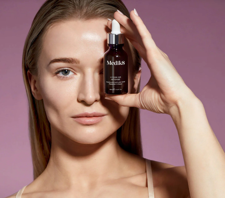 Medik8 Piel Bella de por Vida HYDR8 B5™ INTENSE Ácido Hialurónico con NMF Reponer y potenciar